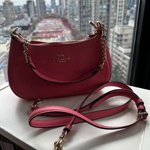 ✨AUTHENTIC COACH PURSE ✨